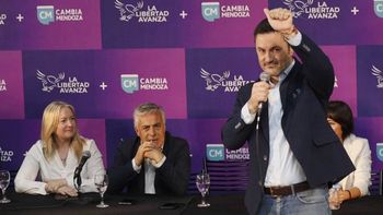 Luis Petri aclaró que el triunfo de Javier Milei en las elecciones no es un cheque en blanco Luis Petri aclaró que el triunfo de Javier Milei en las elecciones no es un cheque en blanco