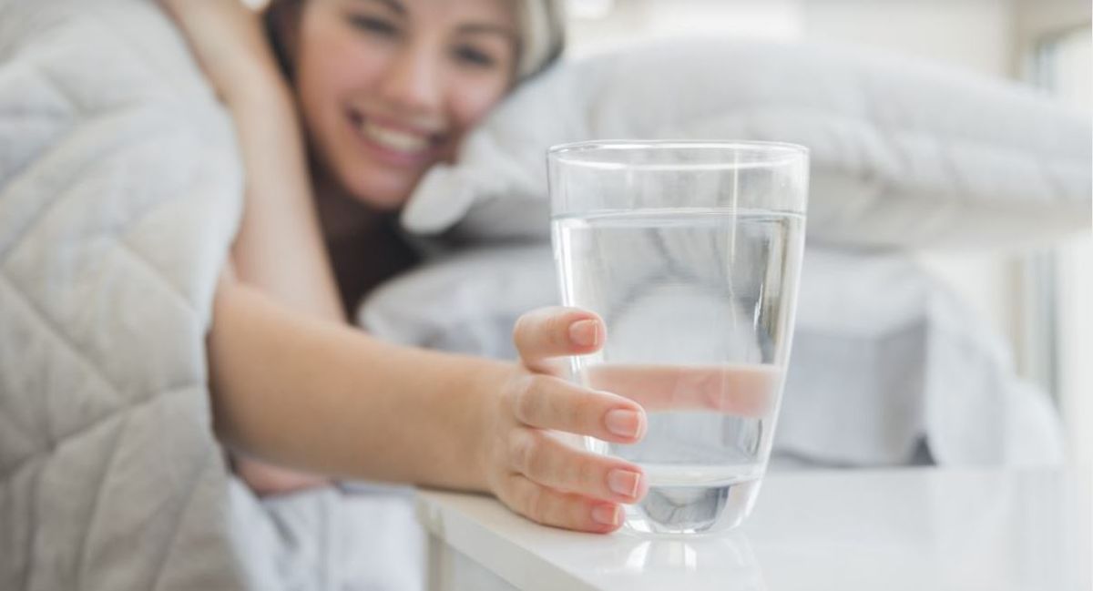 Beneficio de tomar agua en ayunas. Beneficio de tomar agua en ayunas.