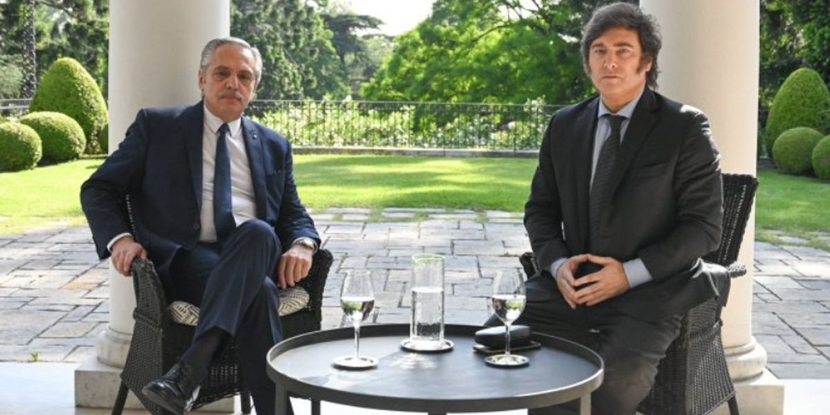 Los presidentes Alberto FernÃ¡ndez y Javier Milei, su sucesor.