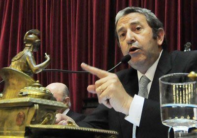 Cobos se defendió en tercera persona de los embates de Cristina: Cleto se ocupa de los problemas de la gente
