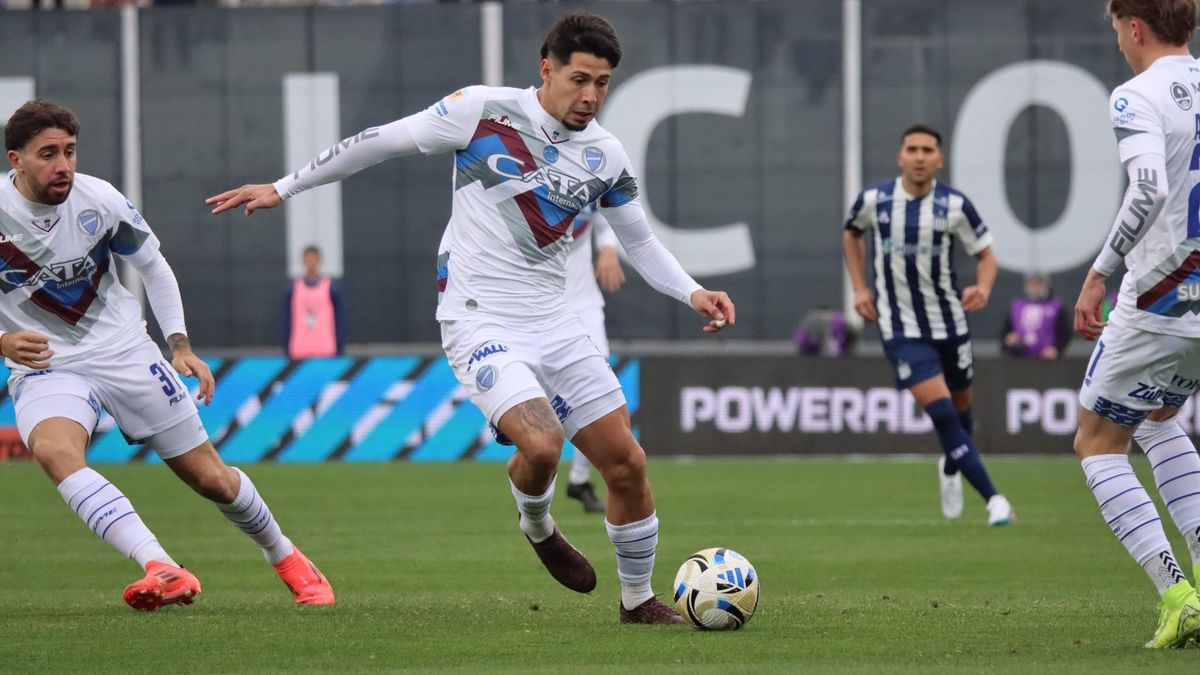 Nicolás Fernández cumplió ante Talleres de Córdoba 100 partidos con la camiseta de Godoy Cruz.