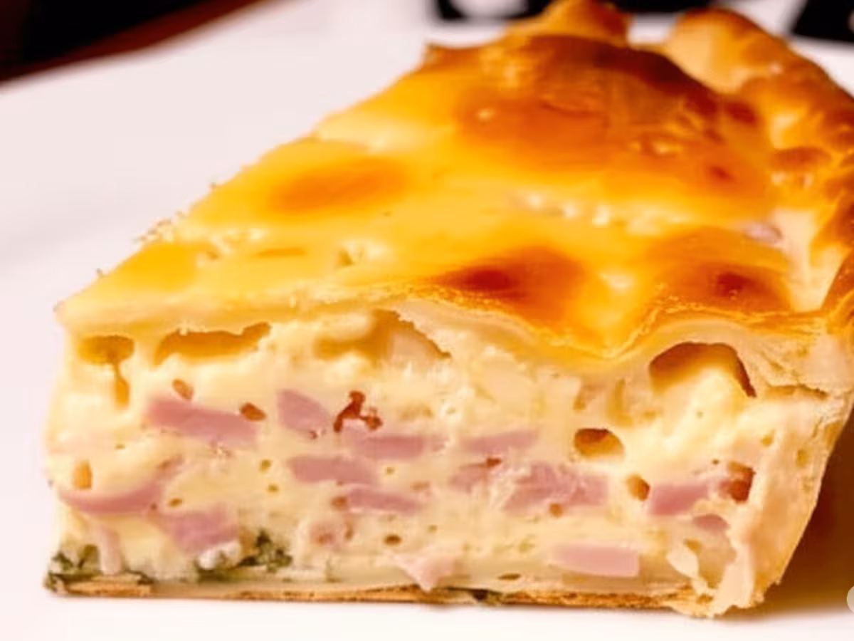 Tarta de jamón y queso: es la receta preferida por su versatilidad, sencillez y sabor.
