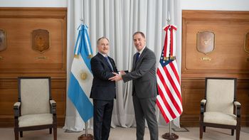 Santilli recibió al embajador de Estados Unidos en medio del acuerdo comercial entre Milei y Trump Santilli recibió al embajador de Estados Unidos en medio del acuerdo comercial entre Milei y Trump