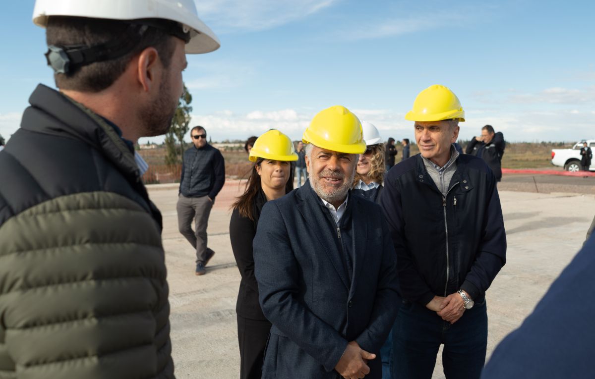 Cornejo recorrió una de las obras nacionales que estuvieron paralizadas