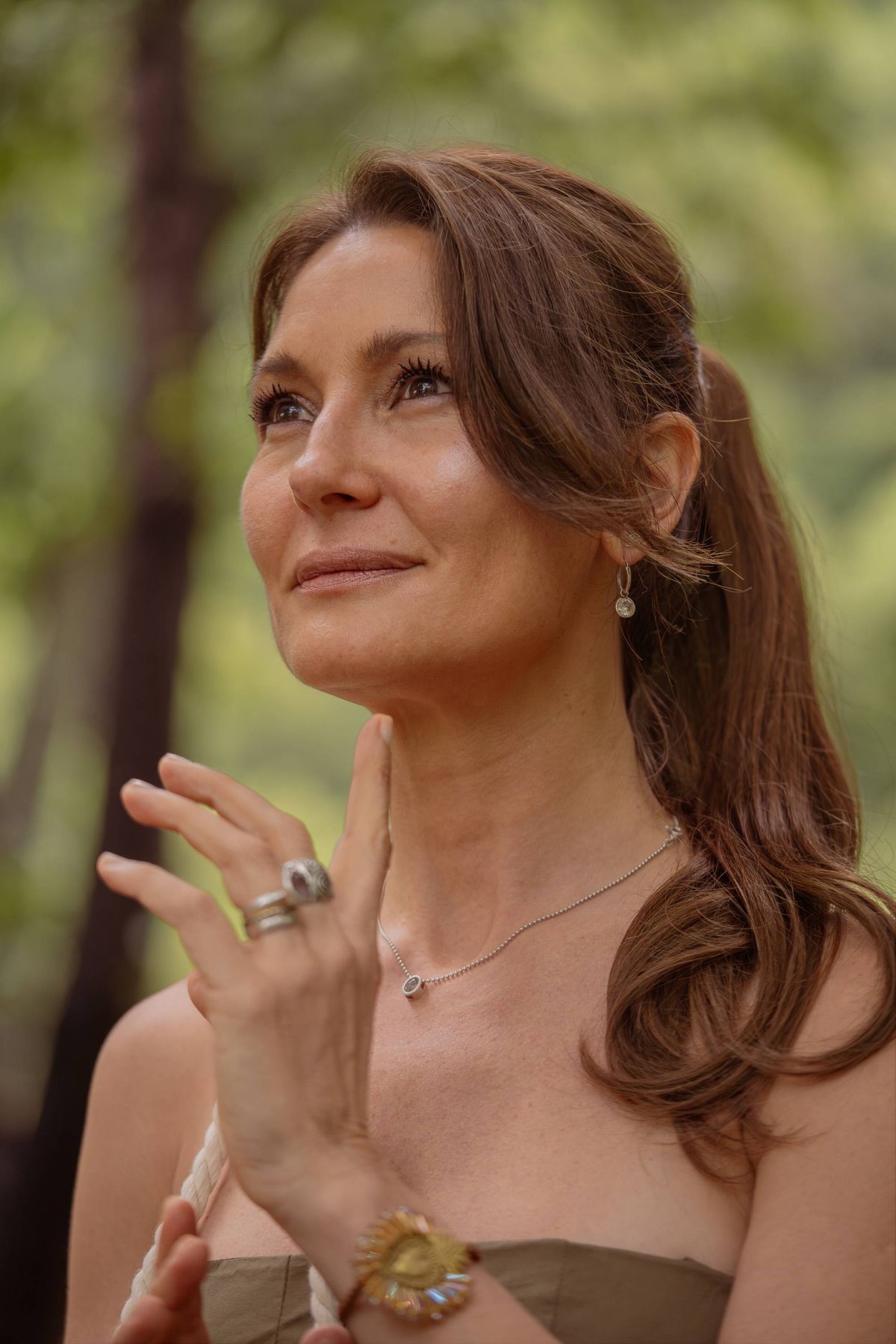 El movimiento de bienestar que creó la artista ofrece herramientas de autoconocimiento y la conexión con lo femenino para la soberanía personal de las mujeres. El movimiento de bienestar que creó la artista ofrece herramientas de autoconocimiento y la conexión con lo femenino para la soberanía personal de las mujeres.