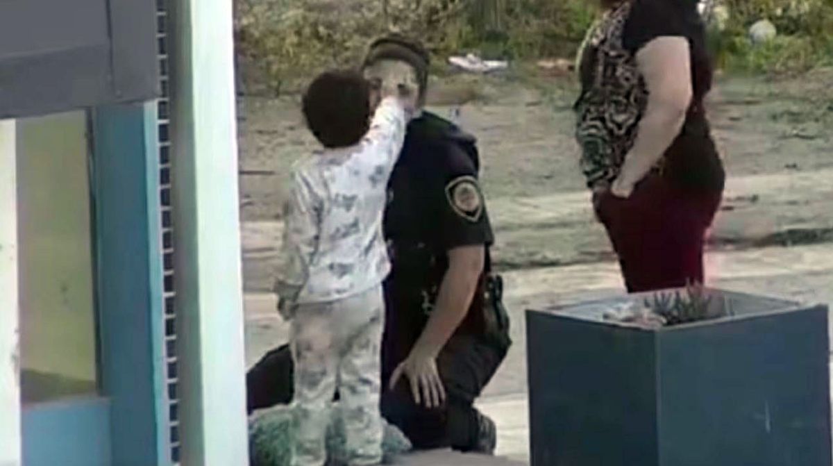 Encontraron a un niño de 3 años deambulando en pijamas en una plaza