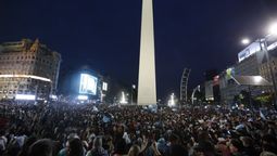 El Obelisco fue el epicentro de los festejos en Buenos Aires.