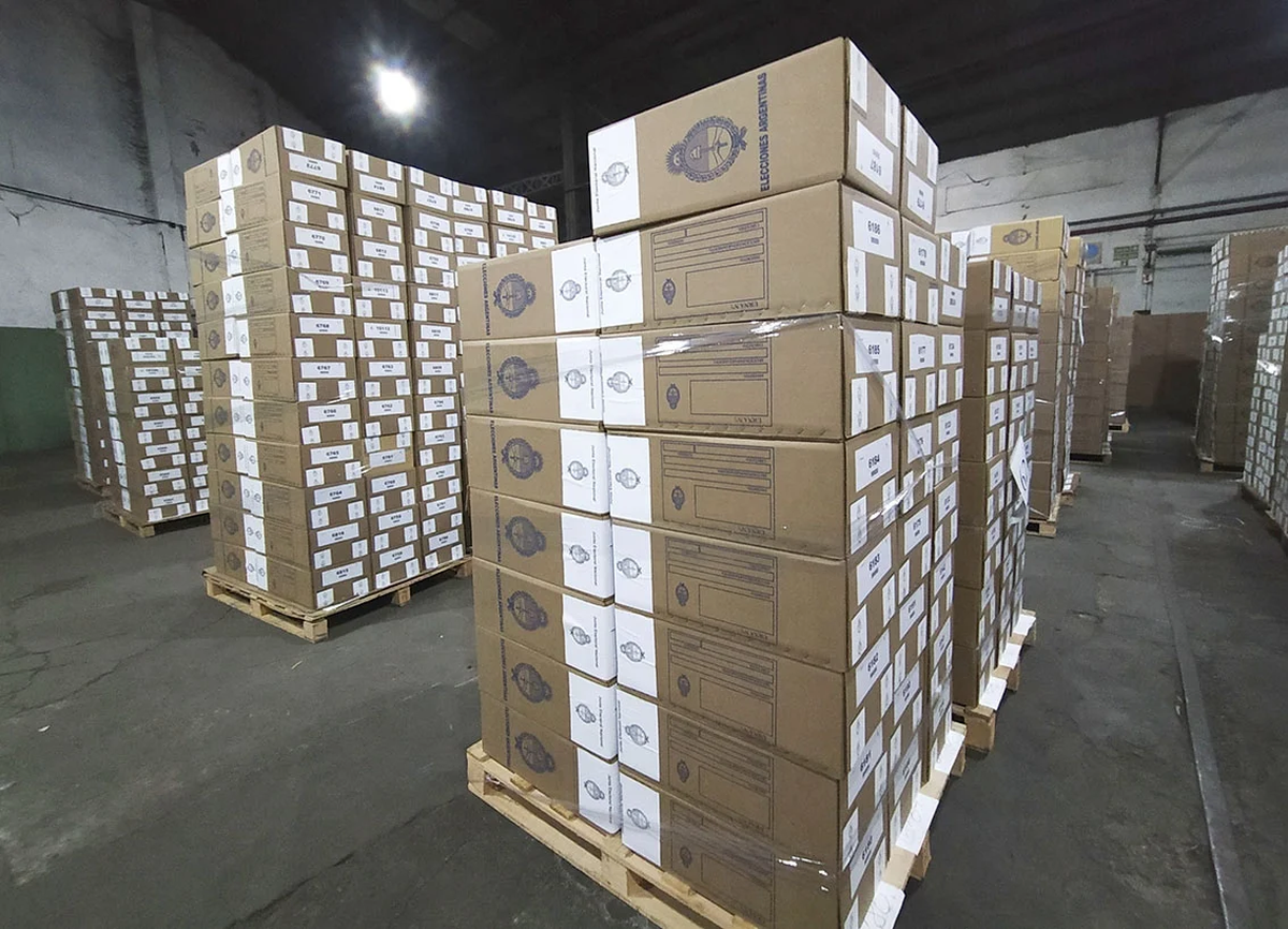 Más de 10.000 urnas fueron trasladadas en vehículos no tradicionales. Más de 10.000 urnas fueron trasladadas en vehículos no tradicionales.