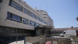 Una pareja fue baleada mientras caminaba