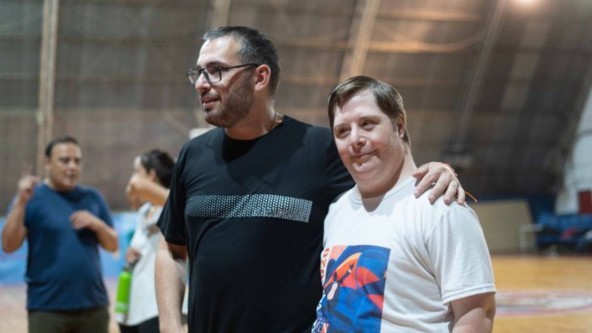 Germán en uno de los ensayos para esta Vendimia 2023, donde participará de varios cuadros de baile.