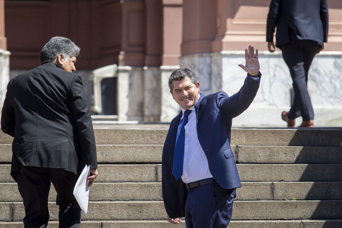 El gobernador de San Juan, Marcelo Orrego, antes de su reunión con el designado ministro del Interior, Diego Santilli.