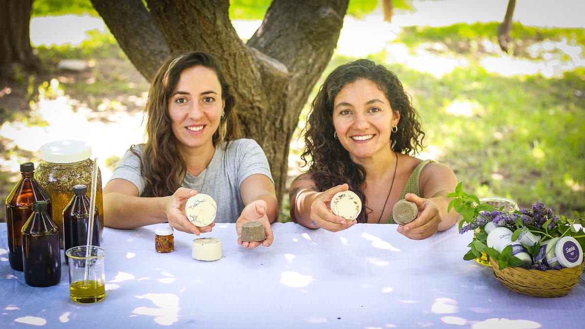 Dos amigas crearon un emprendimiento de cosmética natural, ecológica y saludable.