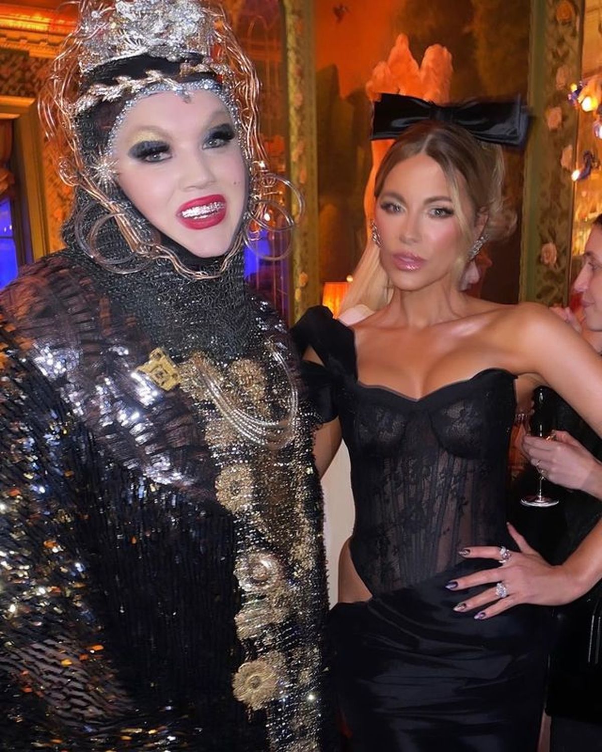 A sus 50 años, Kate Beckinsale confirma que es la reina de las transparencias: al ras, recortes y más. A sus 50 años, Kate Beckinsale confirma que es la reina de las transparencias: al ras, recortes y más.