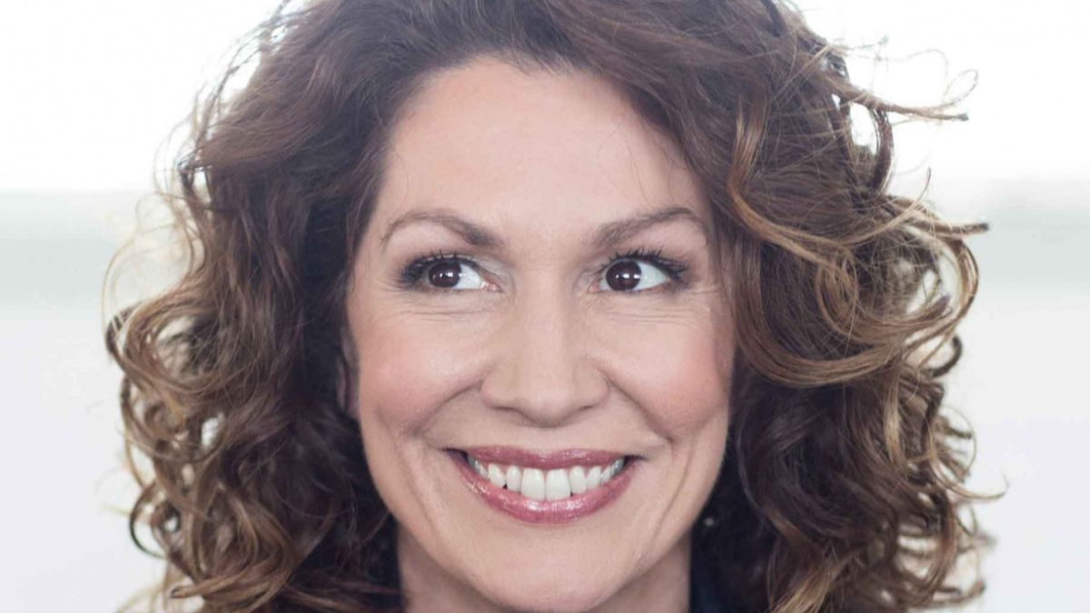 Kitty Flanagan, la protagonista de Fisk, una serie corta de Netflix.