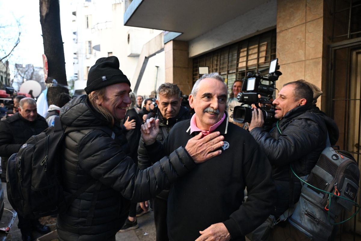 El ex secretario de Comercio de Cristina Kirchner, Guillermo Moreno, luego de sendas críticas se manifestó en apoyo a la ex presidenta tras su condena en la causa Vialidad. El ex secretario de Comercio de Cristina Kirchner, Guillermo Moreno, luego de sendas críticas se manifestó en apoyo a la ex presidenta tras su condena en la causa Vialidad.