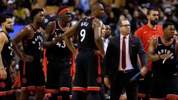 El campeón Toronto Raptors venció a Indiana y sumó 13 triunfos consecutivos