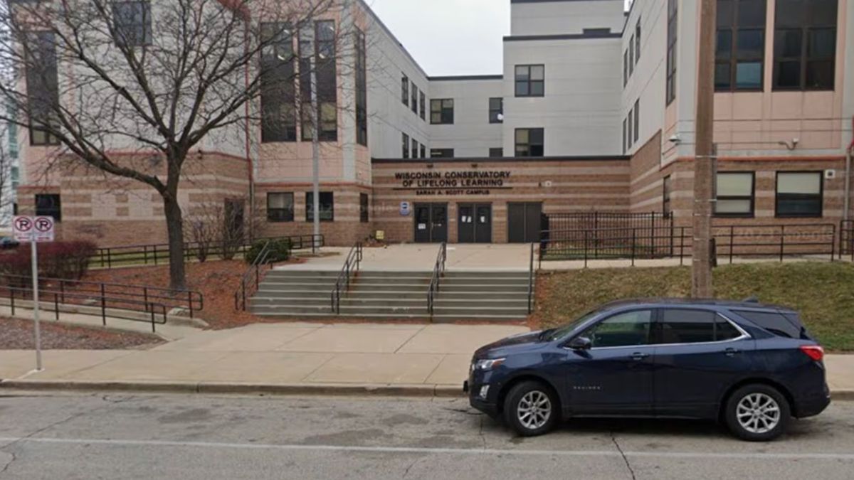 Indignante: un niño de 5 años fue obligado a vapear en el baño por estudiantes más grandes