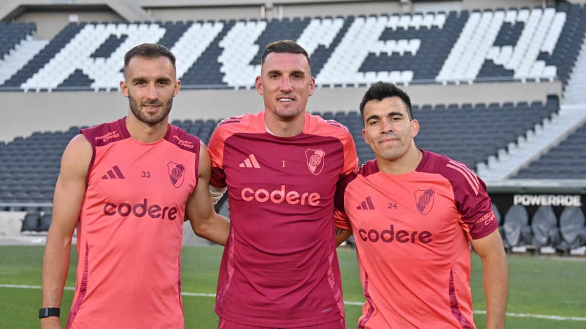 Pezzella, Armani y Acuña, los campeones del mundo de River.