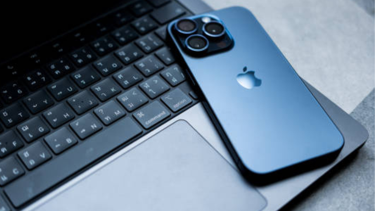 Los smartphones, computadoras y los dispositivos ajustan el horario automáticamente. Los smartphones, computadoras y los dispositivos ajustan el horario automáticamente.