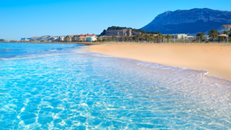 Esta playa en Alicante conquista a todos sus visitantes año tras año.
