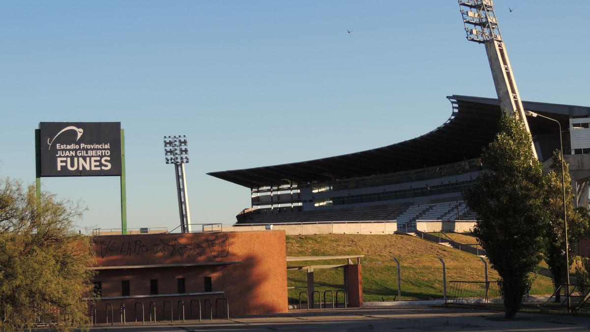 Estadio Juan Gilberto Funes, donde juega de local el Club San Luis Fútbol Club.