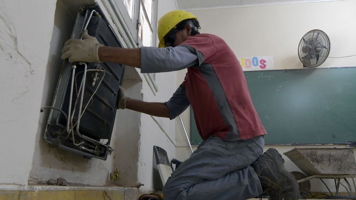 El Gobierno invirtió casi $1.000 millones para asegurar la calefacción en todas las escuelas