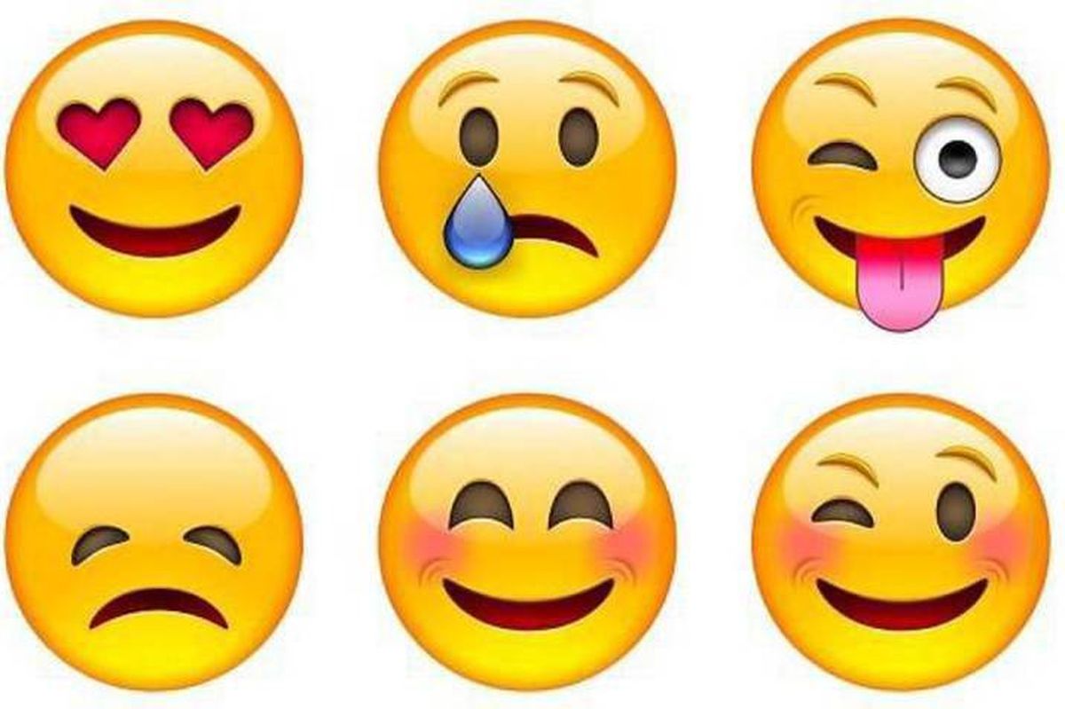 Hay tantos significados como emojis pueblan las redes sociales. Pero al menos acá tenés una guía para no morir en el intento de tratar de entenderlos. Hay tantos significados como emojis pueblan las redes sociales. Pero al menos acá tenés una guía para no morir en el intento de tratar de entenderlos.