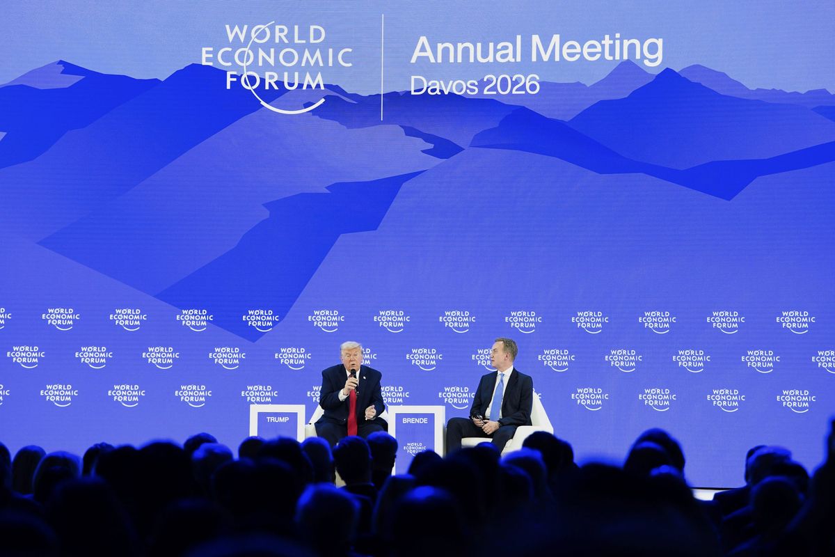 Donald Trump habló en Davos con el secretario general de la OTAN.
