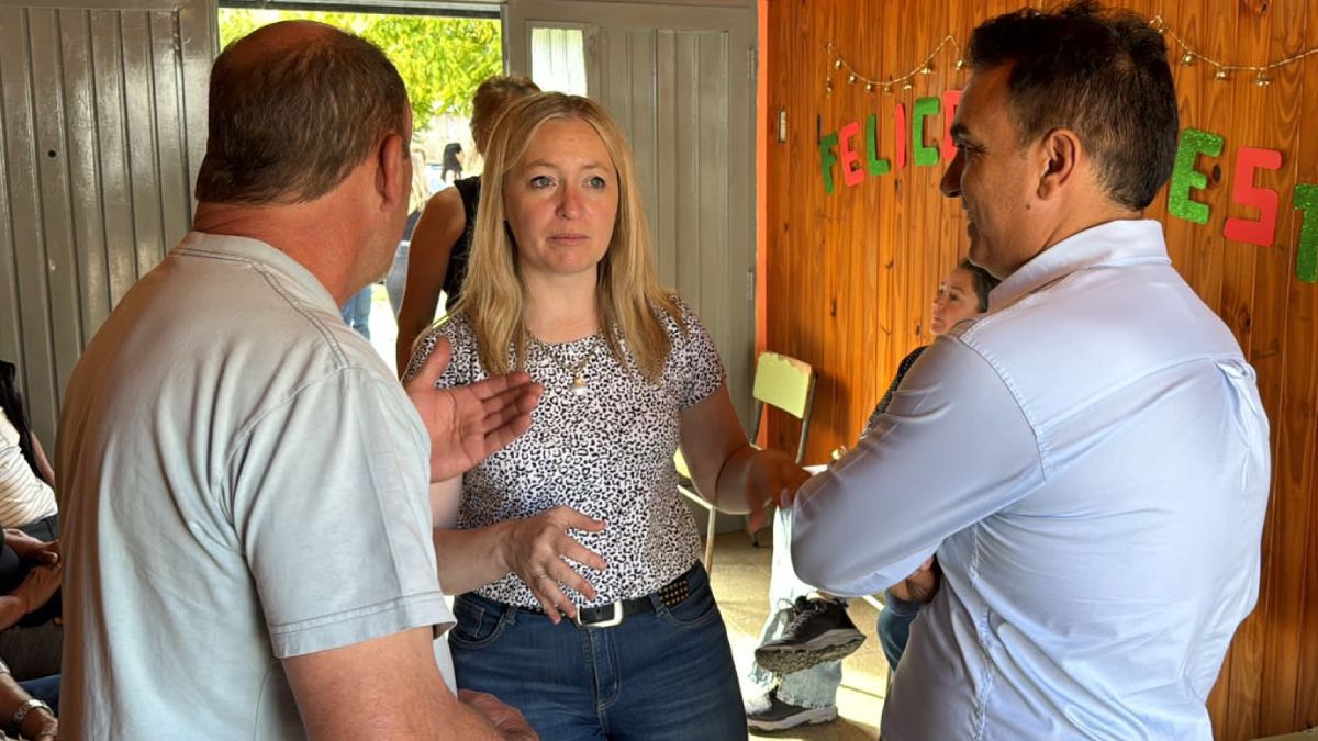 Hebe Casado durante el operativo que se hizo este martes en San Rafael por los daños que causó el granizo en la producción.