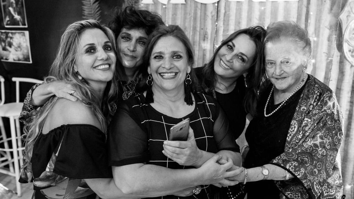 Elsa y sus hijas. Elsa y sus hijas.