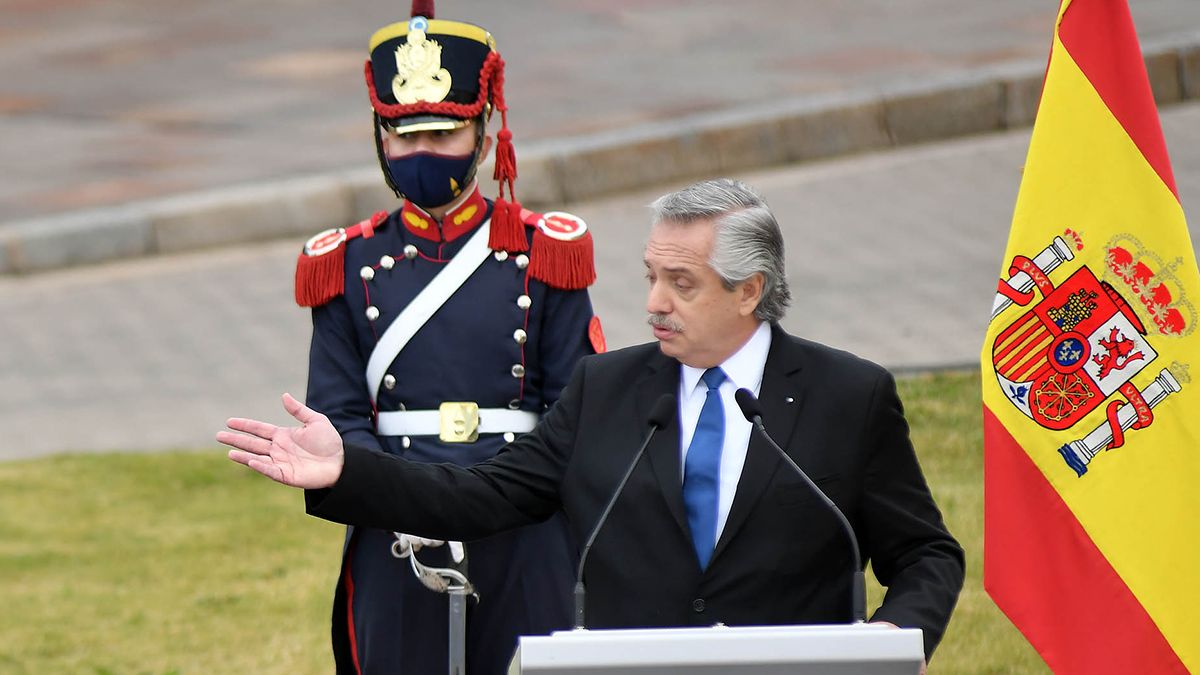 El Presidente durante la conferencia de prensa.