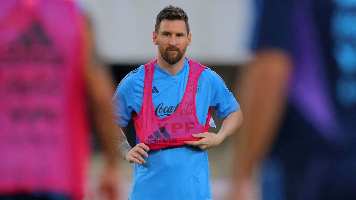 Lionel Messi será titular ante Australia y no viajará para enfrentar a Indonedia con la Selección argentina.