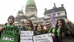 A favor o en contra del aborto: qué opinan las candidatas al Congreso