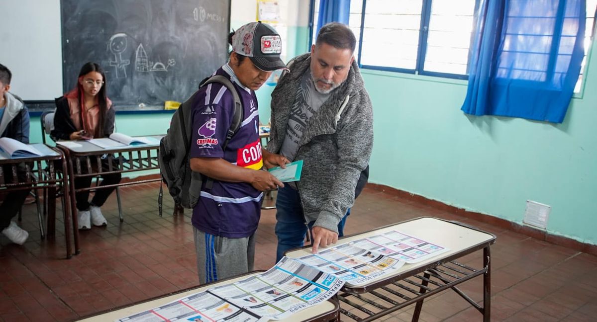 Los mendocinos vuelven a las urnas este 22 de febrero en seis municipios del Gran Mendoza, el este y en el sur. Los mendocinos vuelven a las urnas este 22 de febrero en seis municipios del Gran Mendoza, el este y en el sur.