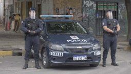 Detuvieron a tres hombres luego de que intentaran robarle a unos policías