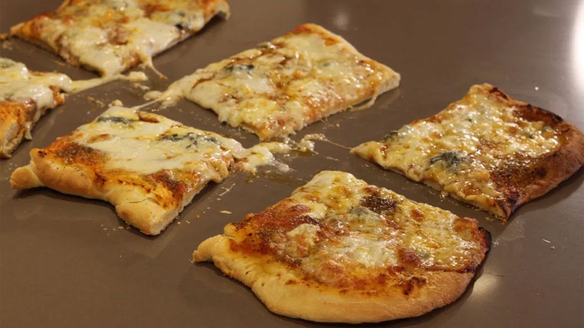 Cómo hacer pizza casera riquísima: la receta con un secreto para que salga perfecta