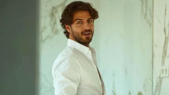 Qué pasa en A pesar de todo con Maxi Iglesias