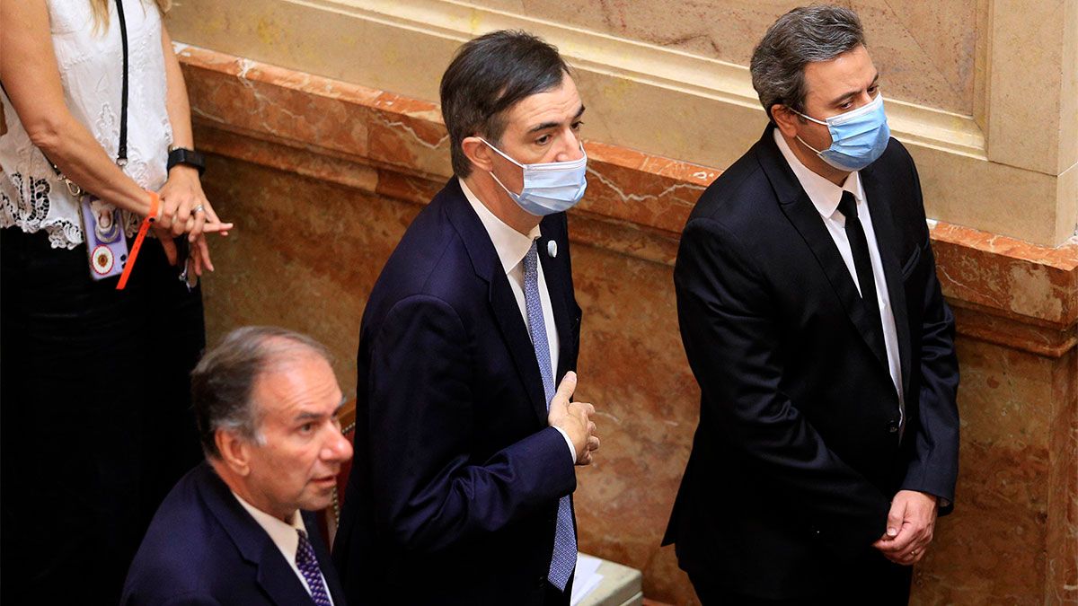 Esteban Bullrich se despidió del Senado provocando llantos en plena sesión