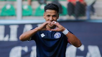 Independiente Rivadavia estrenó estrella en la Copa Argentina y venció 2 a 0 a Estudiantes de Buenos Aires