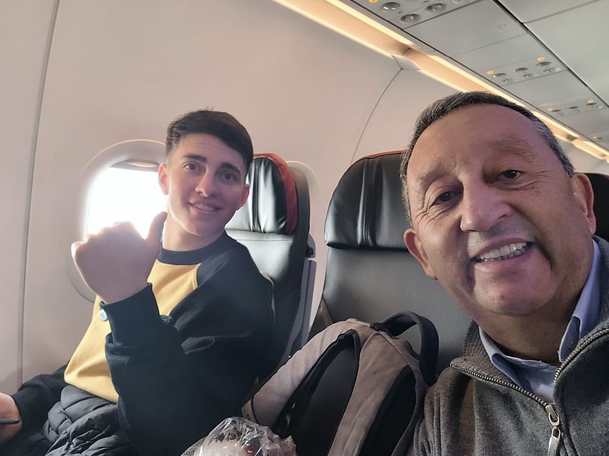 Valentín Ravotti y el intendente de Malargüe, Celso Jaque, quien lo acompañó en su travesía hasta Michigan. Valentín Ravotti y el intendente de Malargüe, Celso Jaque, quien lo acompañó en su travesía hasta Michigan.