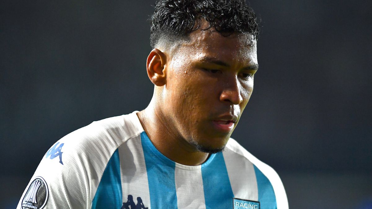 Roger Martínez, cuando vistió la camiseta del Racing Club. Roger Martínez, cuando vistió la camiseta del Racing Club.