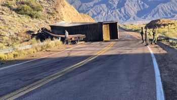 Dos muertos tras el choque de dos camiones y un auto en un accidente sobre Ruta 7 Dos muertos tras el choque de dos camiones y un auto en un accidente sobre Ruta 7