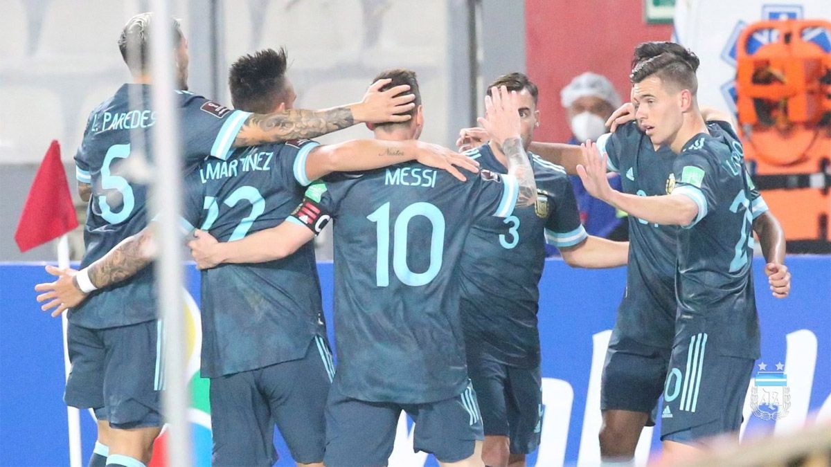 La Selección argentina avanzó dos lugares en el ranking