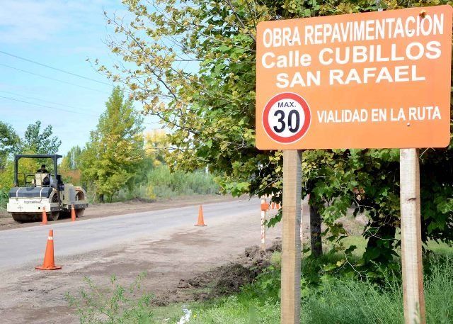 Comenzaron a reconstruir la mitad de la calle Cubillos