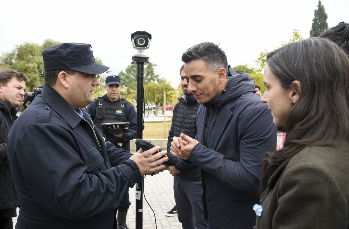 La detección facial en puestos móviles se puso en marcha en Guaymallén. La detección facial en puestos móviles se puso en marcha en Guaymallén.