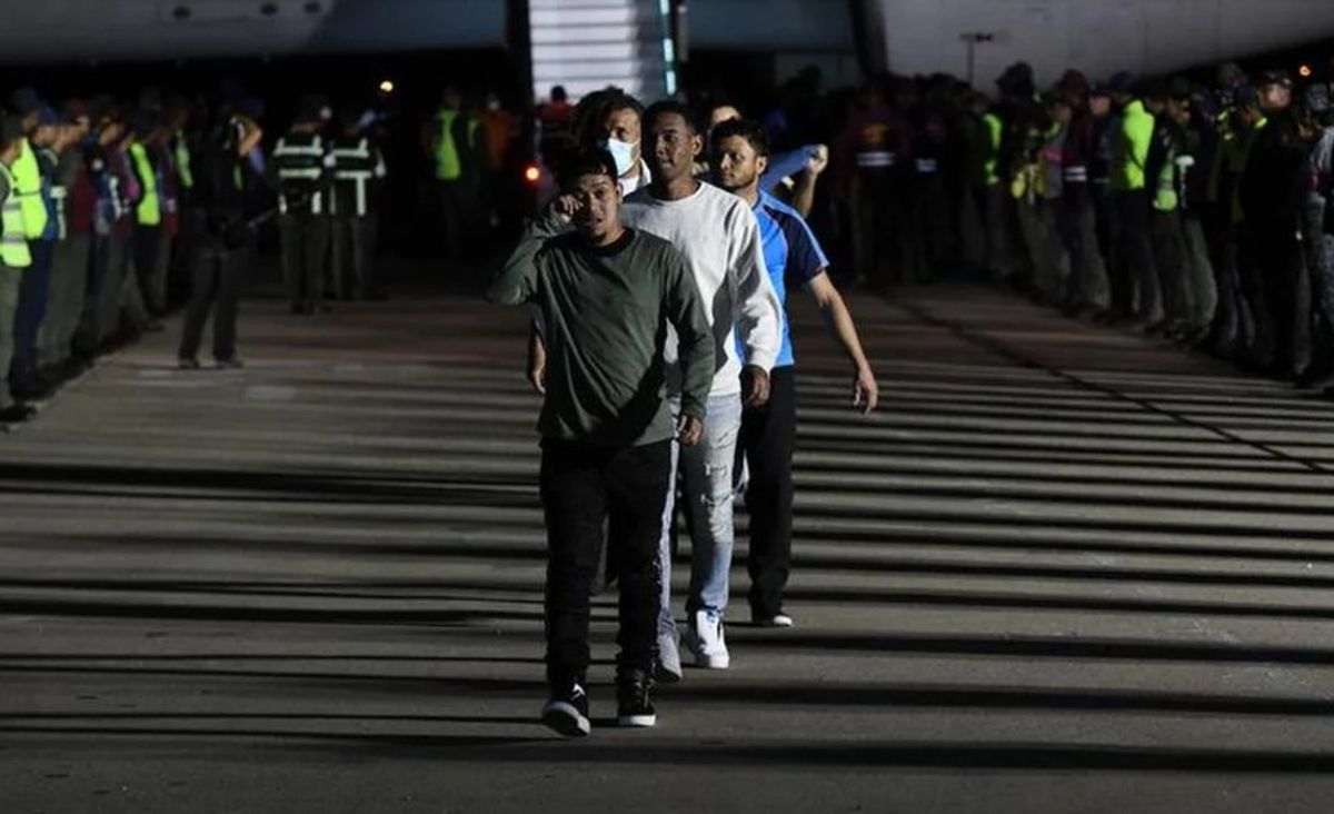 Venezolanos deportados por Estados Unidos (Archivo). Crédito: EFE.