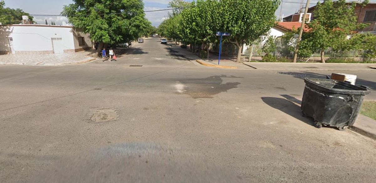 El efectivo habría caído tras pasar por la boca de la alcantarilla. El efectivo habría caído tras pasar por la boca de la alcantarilla.