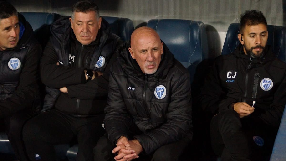 El Gato Oldrá junto a su cuerpo técnico en el Malvinas Argentinas. El Gato Oldrá junto a su cuerpo técnico en el Malvinas Argentinas.