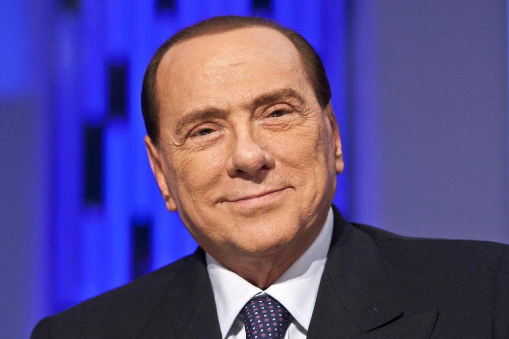 El ex premier italiano Silvio Berlusconi es operado del corazón