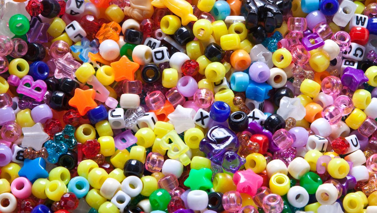 Reutiliza los canutillos o mostacillas de tu infancia y customiza tu ropa con estilo